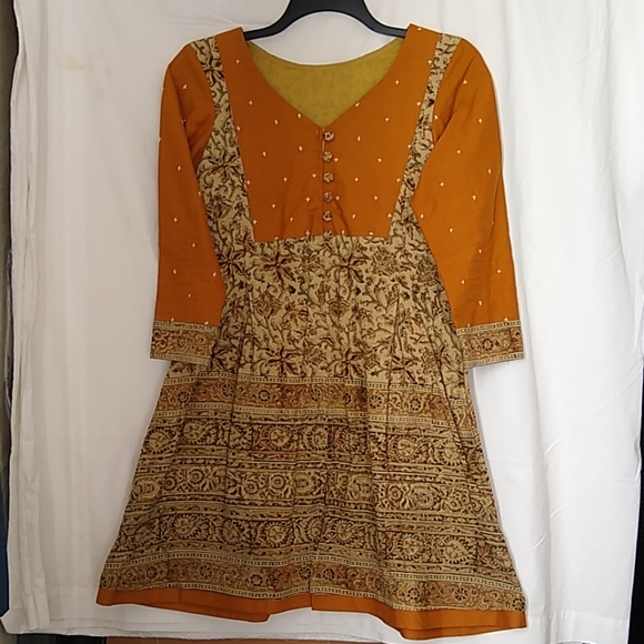 Tailor made Dress - Picture 2 of 4